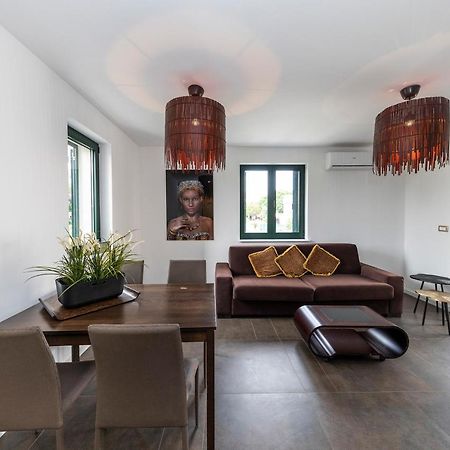 Mama House Villa 诺瓦利娅 外观 照片